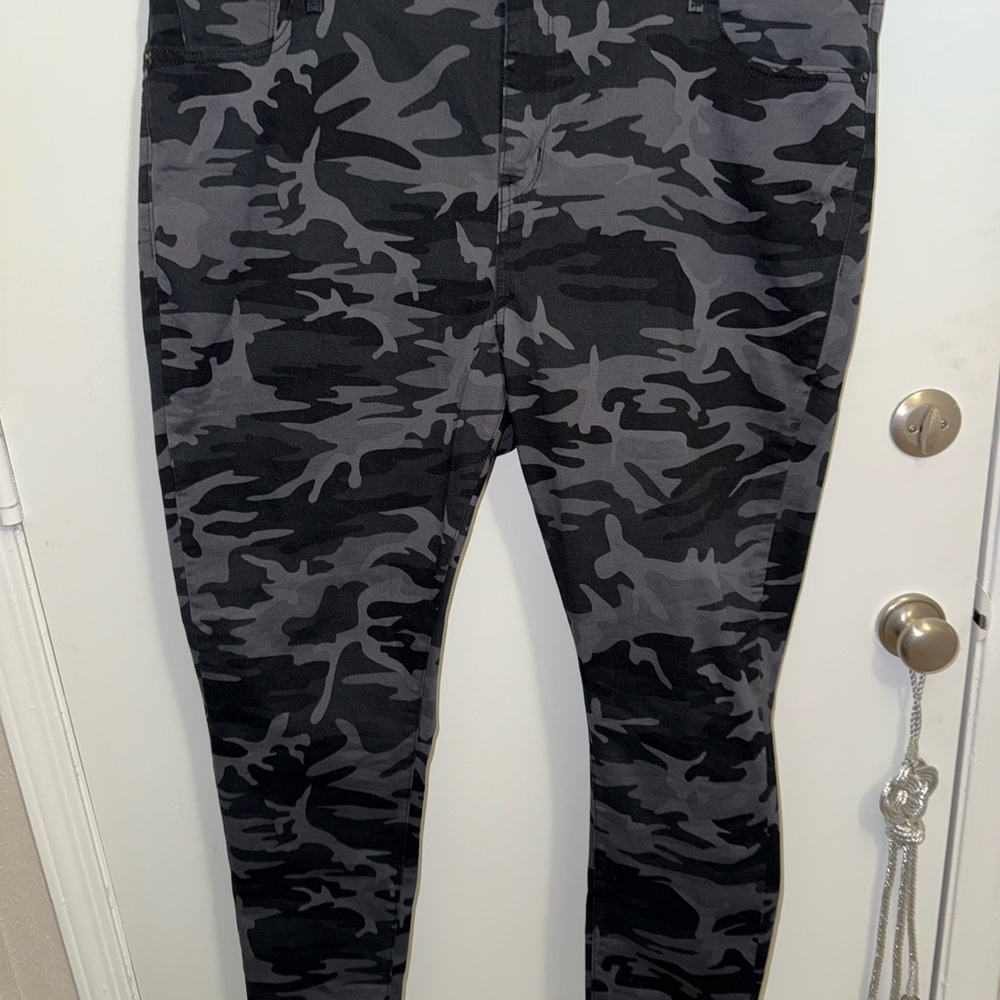 Levi’s Women’s Skinny Leg Camouflage Pants